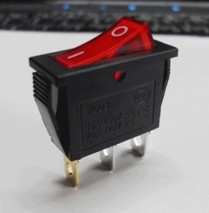 【船型開關(guān)KCD8-211(311) 3腳 翹板開關(guān) 防氧化 3只腳量大更優(yōu)惠】價格,廠家,圖片,電工開關(guān),樂清市衛(wèi)強(qiáng)電器廠-